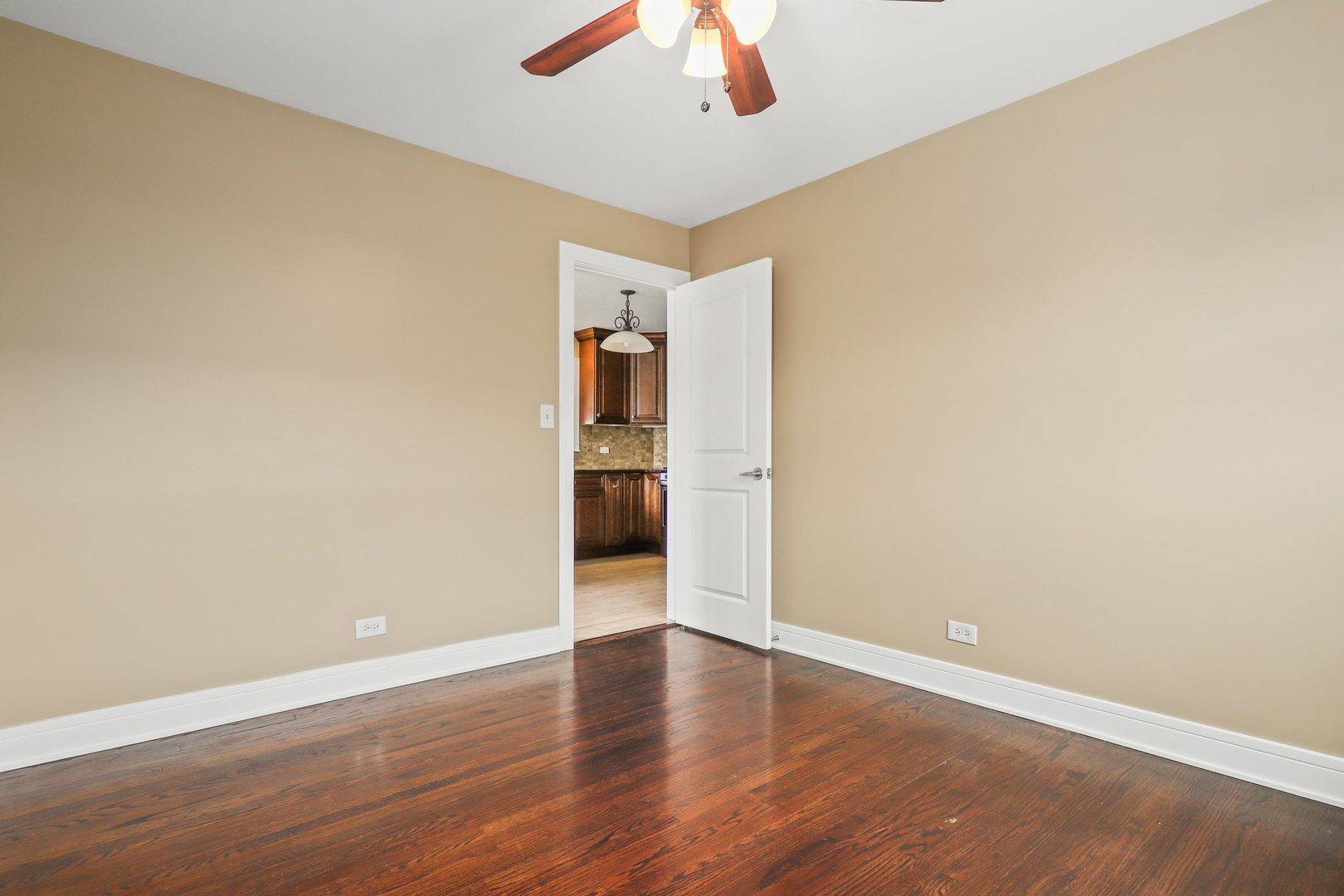 5715 South Monitor Avenue Chicago, IL 60638 - Photo 11 of 18