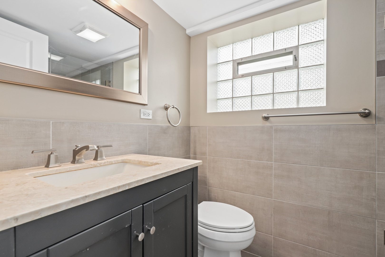 5715 South Monitor Avenue Chicago, IL 60638 - Photo 14 of 18