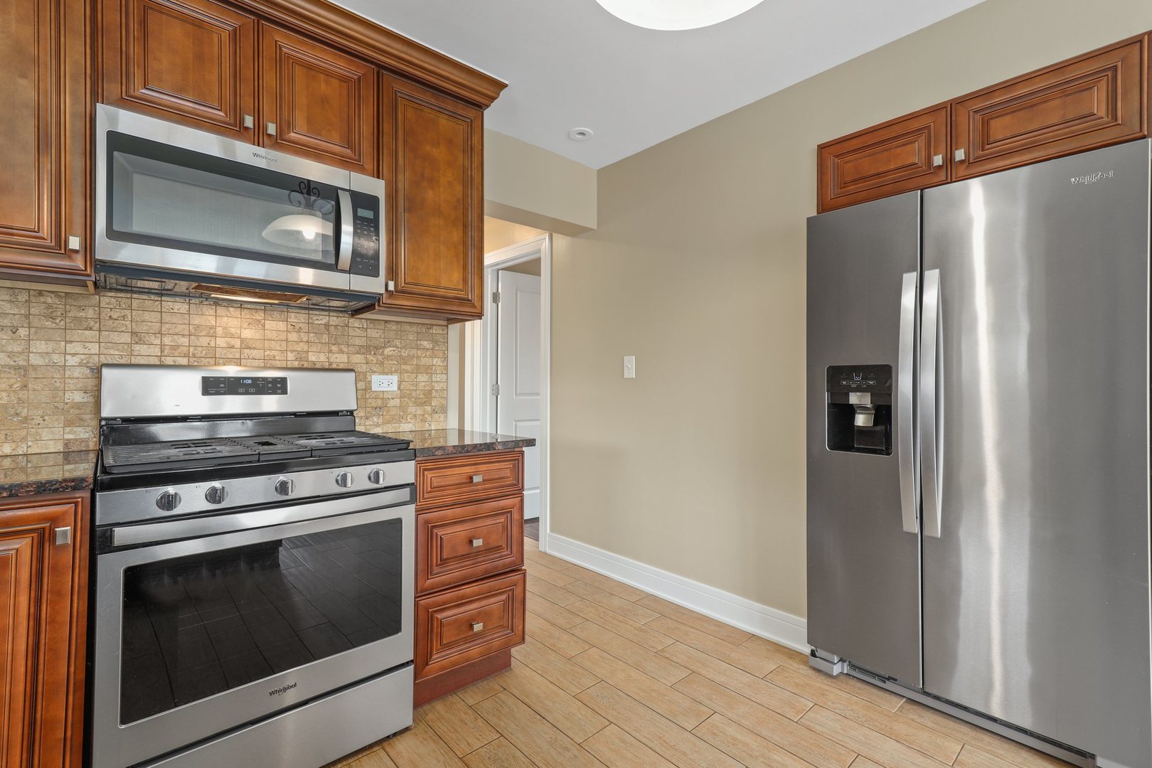 5715 South Monitor Avenue Chicago, IL 60638 - Photo 7 of 18
