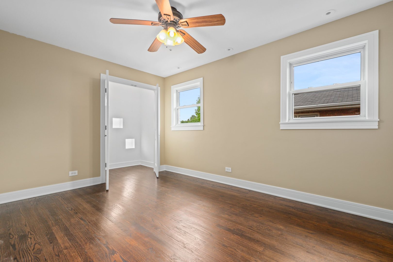 5715 South Monitor Avenue Chicago, IL 60638 - Photo 9 of 18