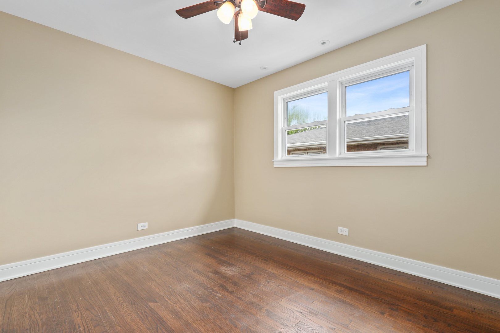 5715 South Monitor Avenue Chicago, IL 60638 - Photo 10 of 18