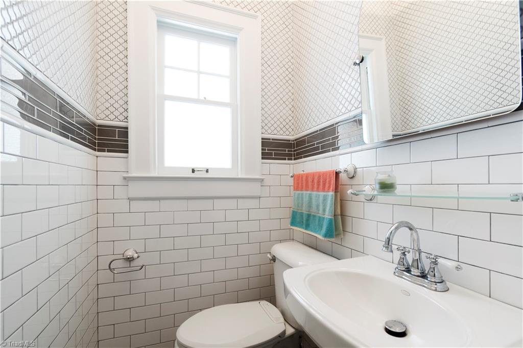 105 Shadow Valley Road High Point, NC 27262 - Photo 12 of 30 Gallery Image 12