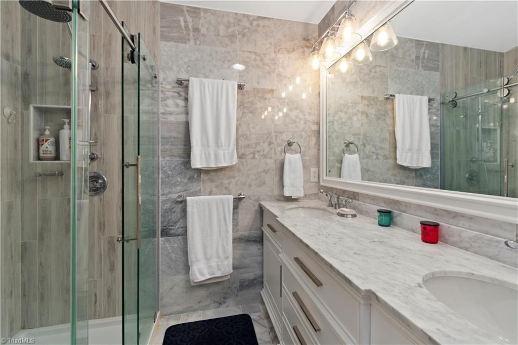 105 Shadow Valley Road High Point, NC 27262 - Photo 17 of 30 Gallery Image 17