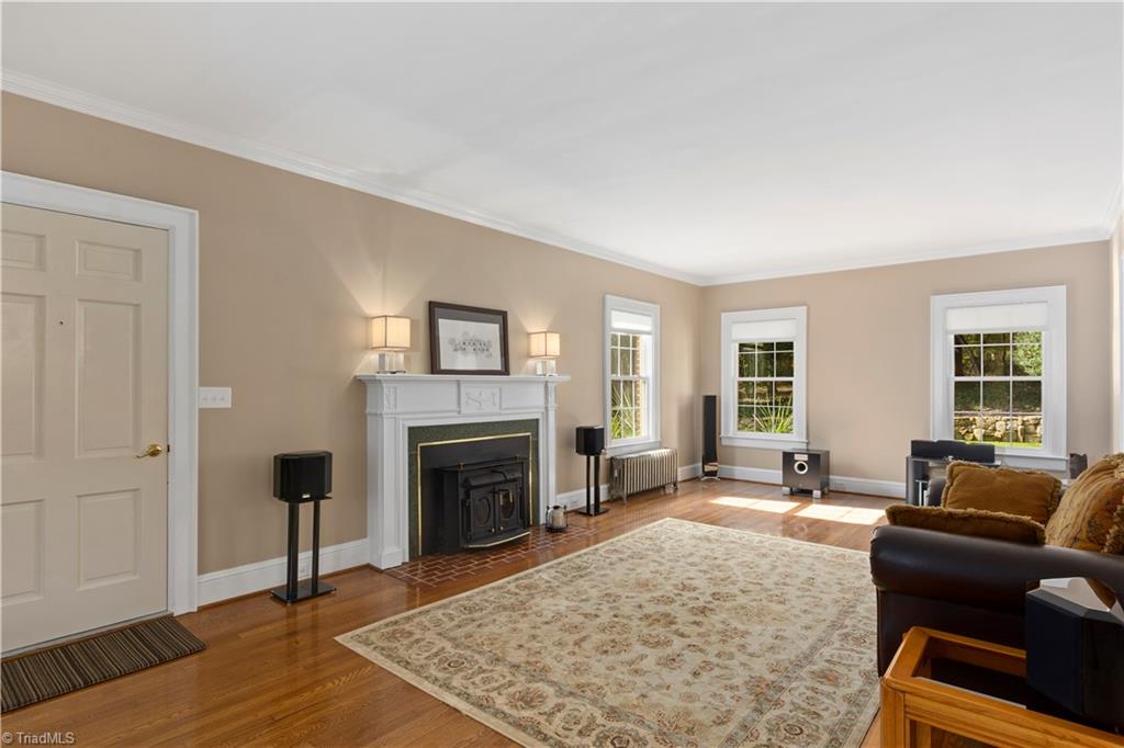 105 Shadow Valley Road High Point, NC 27262 - Photo 4 of 30 Gallery Image 4