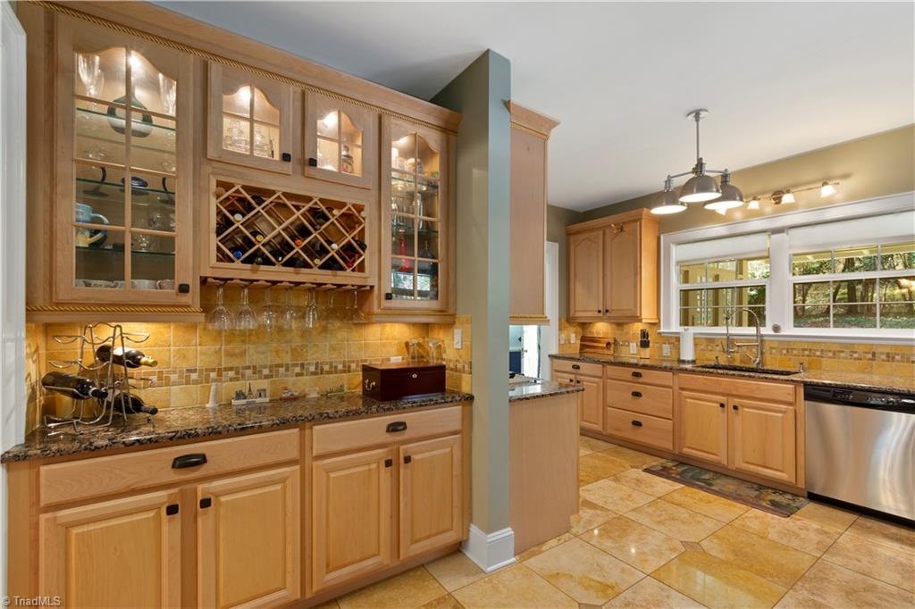105 Shadow Valley Road High Point, NC 27262 - Photo 5 of 30 Gallery Image 5