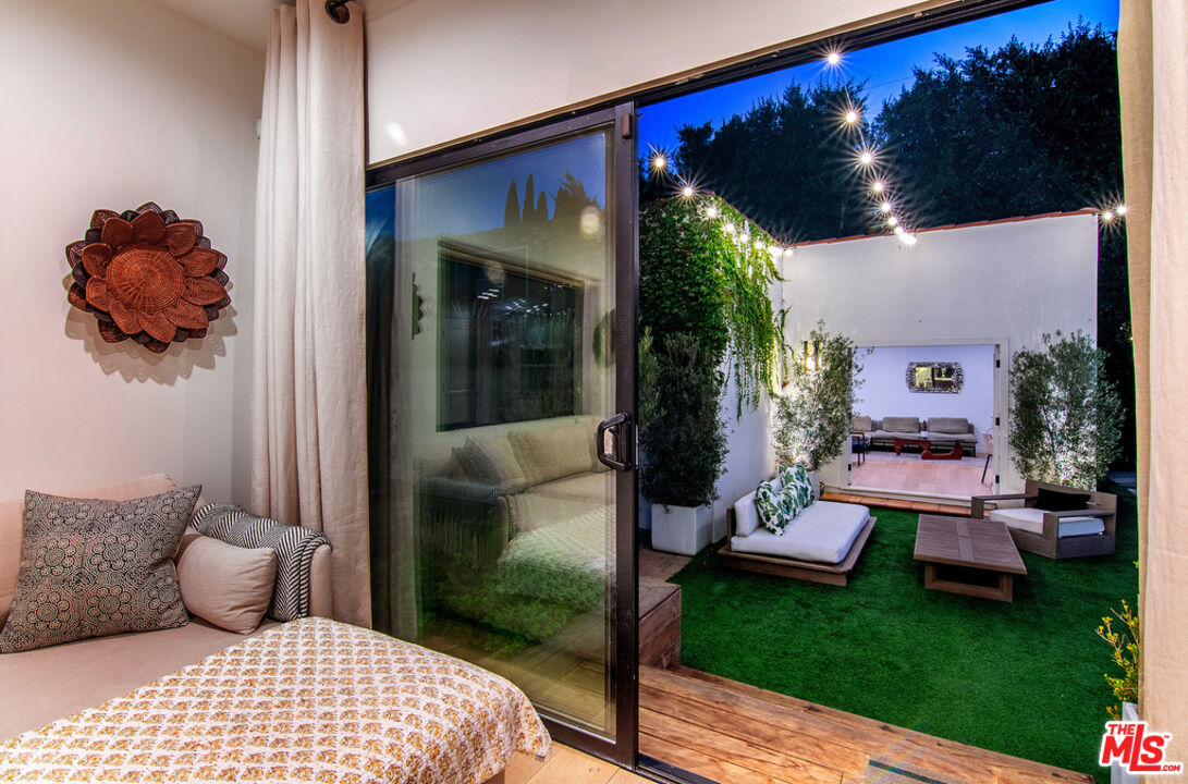 743 North June Street Los Angeles, CA 90038 - Photo 18 of 38