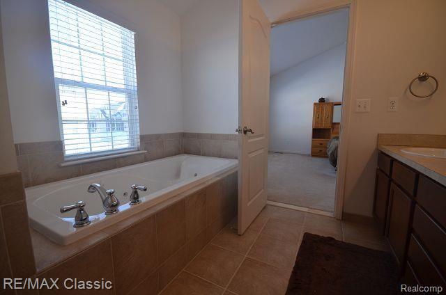 27458 Cromwell Road Novi, MI 48374 - Photo 24 of 39 DSC_0675.jpg