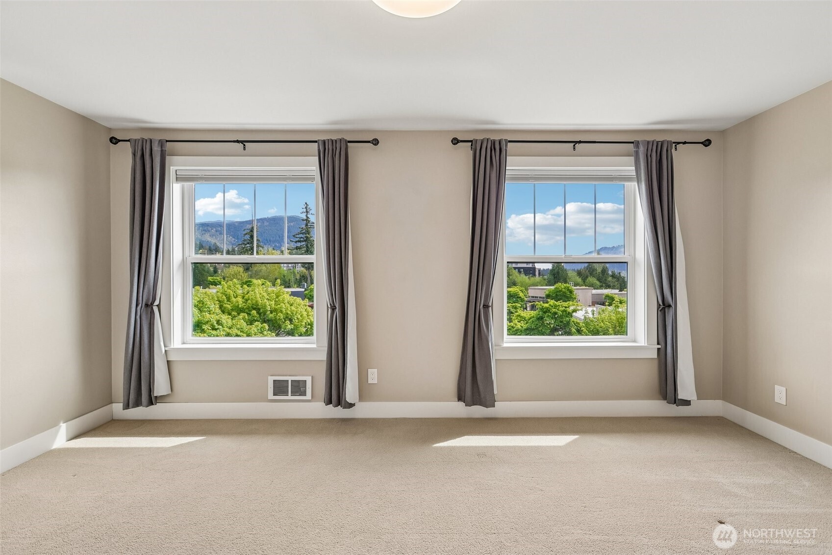 1078 Northeast High Street, Unit 10 Issaquah, WA 98029 - Photo 17 of 34