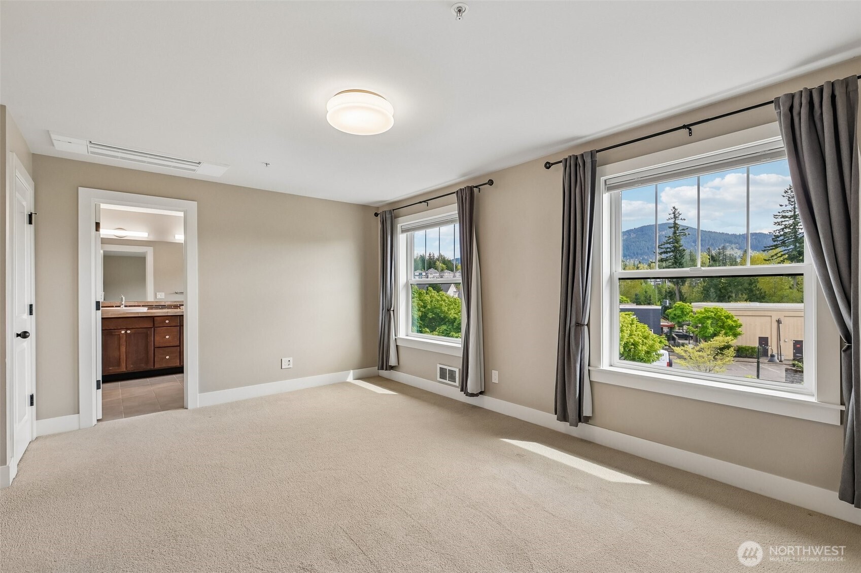 1078 Northeast High Street, Unit 10 Issaquah, WA 98029 - Photo 18 of 34
