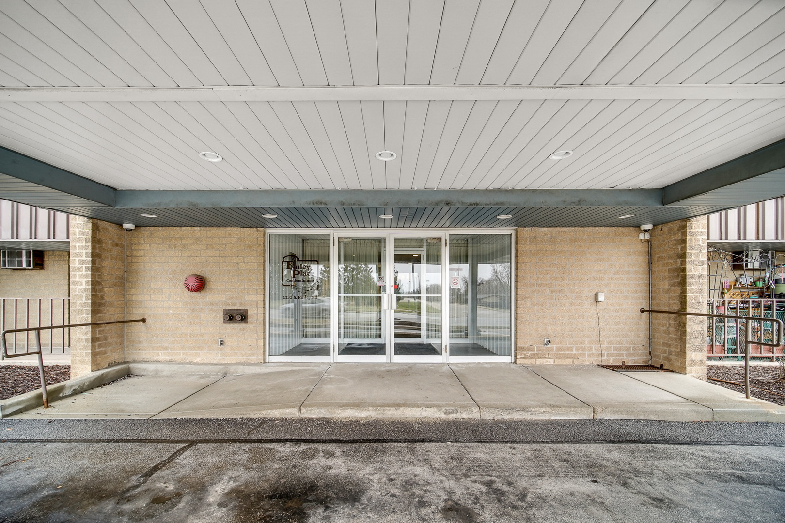 1133 South Finley Road, Unit 310 Lombard, IL 60148 - Photo 4 of 22 a house view with a outdoor space