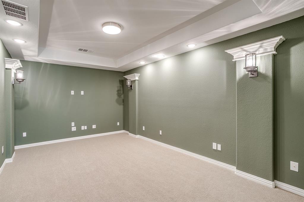 14328 Capridge Road Fort Worth, TX 76008 - Photo 19 of 39 a view of a hallway