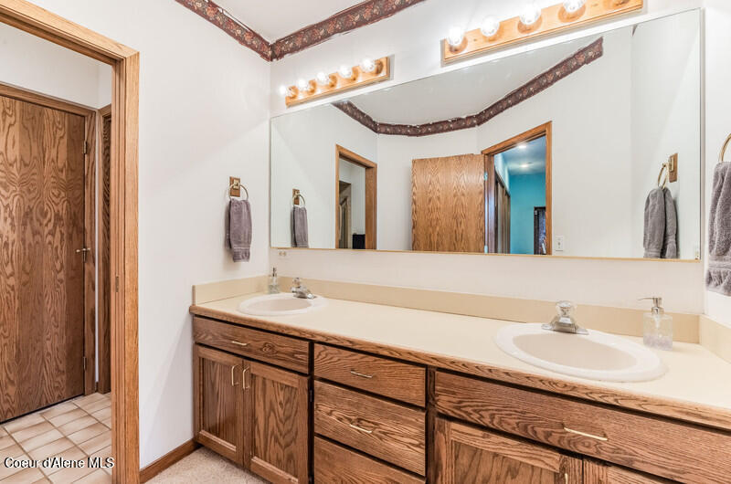 3574 East Tobler Road, Unit C12 Hayden, ID 83835 - Photo 24 of 45 Primary suite bathroom
