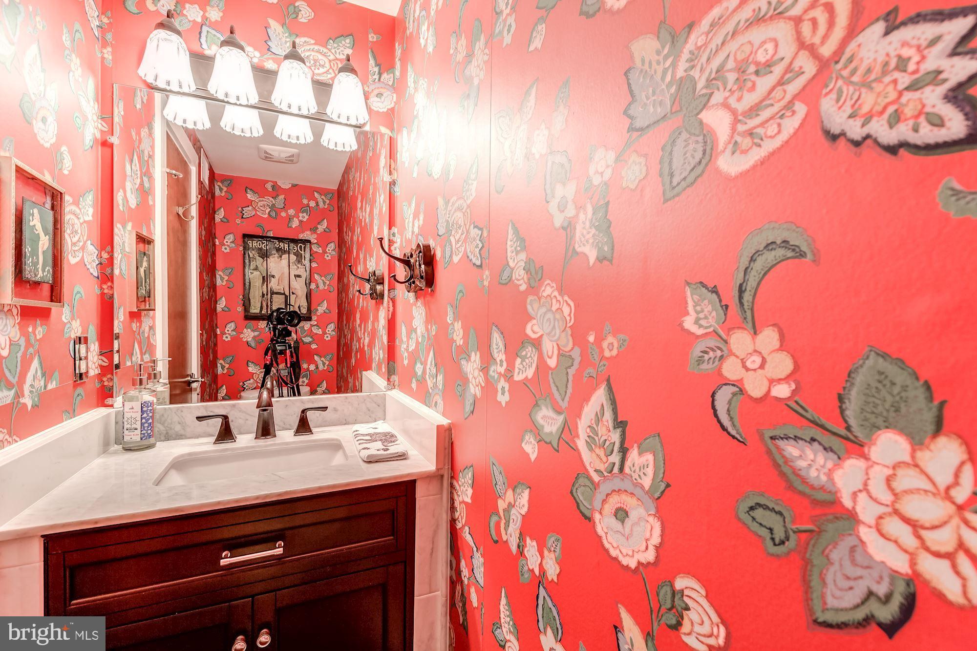 23009 Cobb House Road Middleburg, VA 20117 - Photo 24 of 50 Powder room