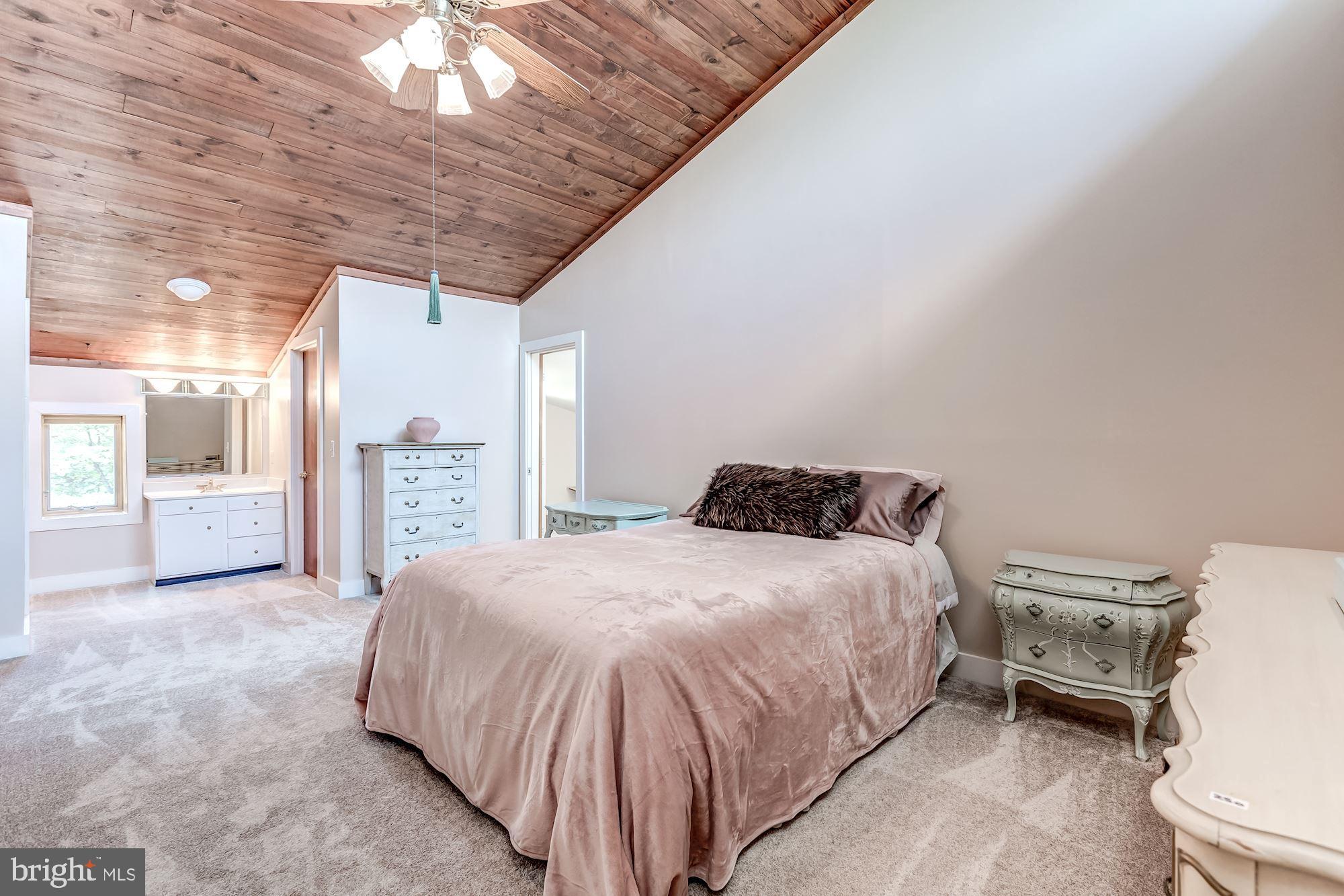 23009 Cobb House Road Middleburg, VA 20117 - Photo 27 of 50 Second master suite on second floor