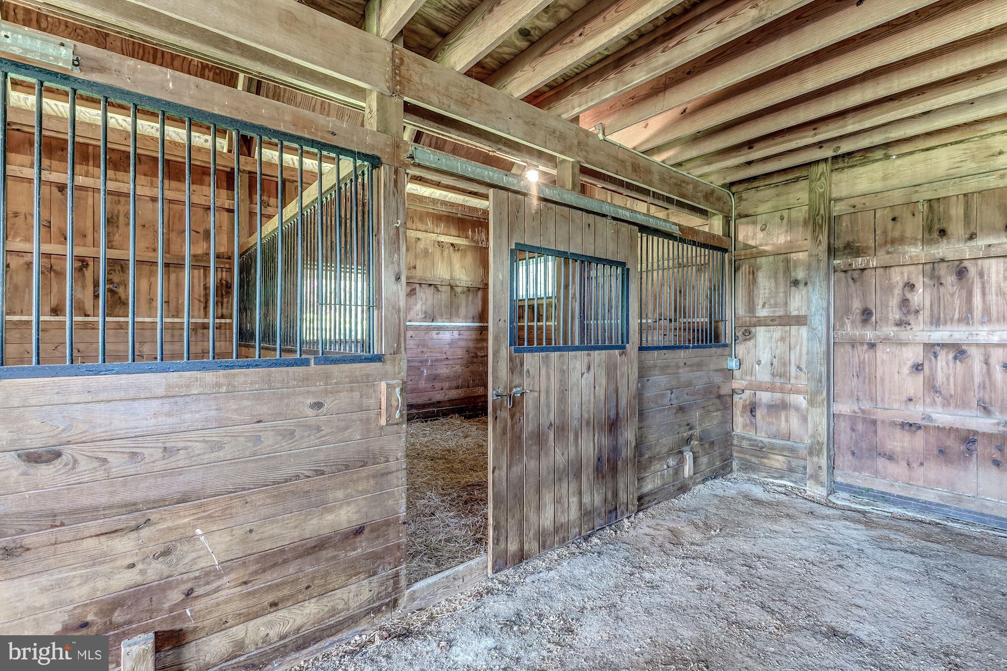 23009 Cobb House Road Middleburg, VA 20117 - Photo 38 of 50 Stalls in good condition