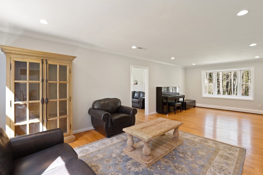 10 Woodfield Road Acton, MA 01720 - Photo 19 of 42 Gallery Image 19