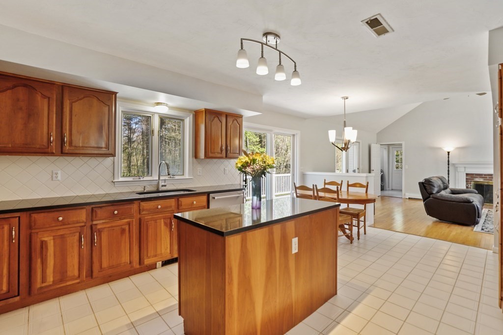 10 Woodfield Road Acton, MA 01720 - Photo 8 of 42 Gallery Image 8