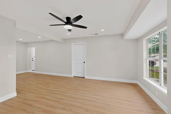 $268,900 | 930 Shawnee Trace, Grand Prairie, TX 75051