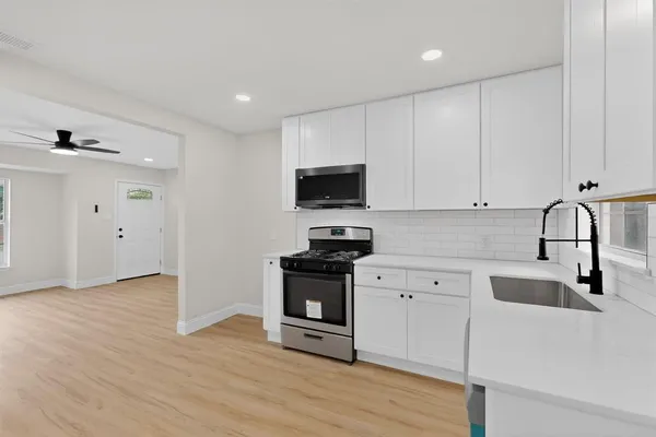 $268,900 | 930 Shawnee Trace, Grand Prairie, TX 75051