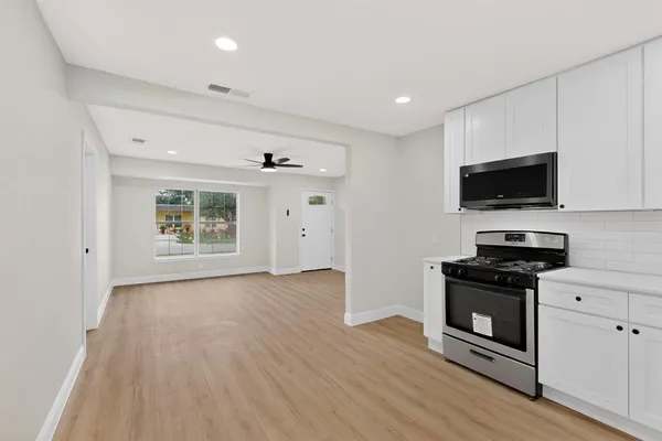 $268,900 | 930 Shawnee Trace, Grand Prairie, TX 75051