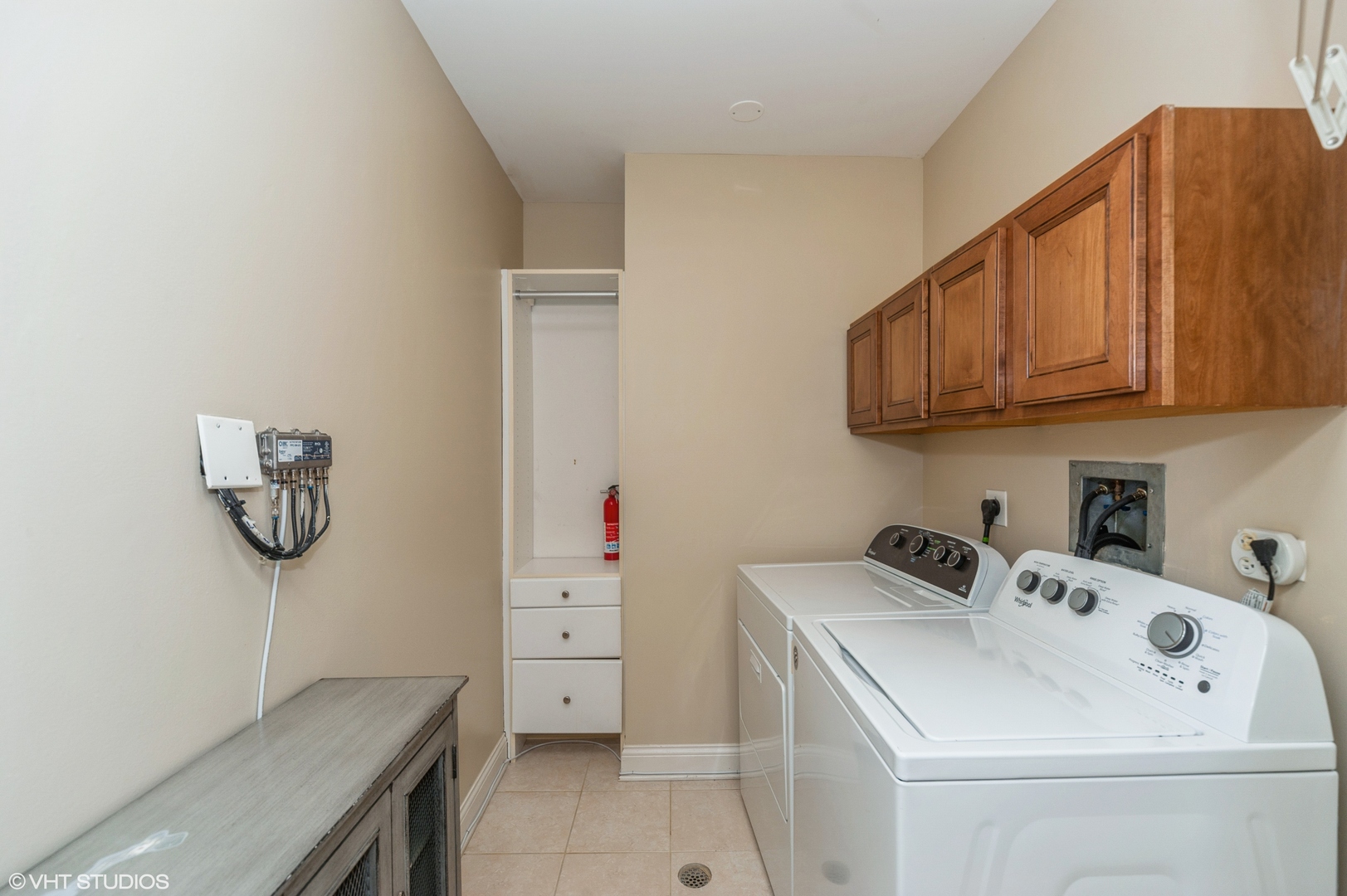 2700 Summit Drive, Unit 101 Glenview, IL 60025 - Photo 14 of 14 a utility room with dryer and washer