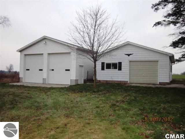 5850 North Rich Road Alma, MI 48801 - Photo 13 of 13 1770607-12.JPG