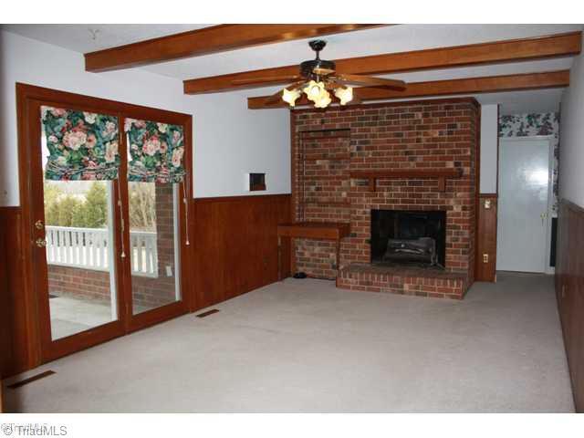 4750 Lowder Road Burlington, NC 27217 - Photo 11 of 15 Den/Family/Great Room.