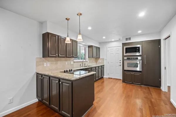 $2,900 | 202 Donella Drive, San Antonio, TX 78232