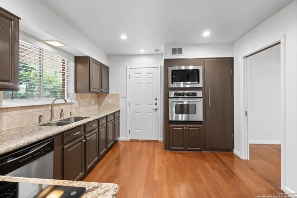 $2,900 | 202 Donella Drive, San Antonio, TX 78232