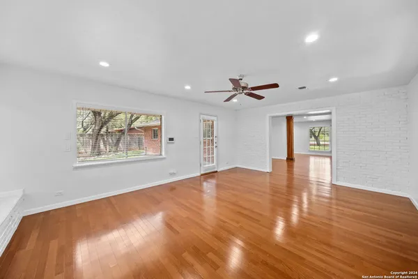 $2,900 | 202 Donella Drive, San Antonio, TX 78232