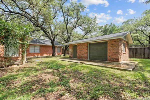 $2,900 | 202 Donella Drive, San Antonio, TX 78232