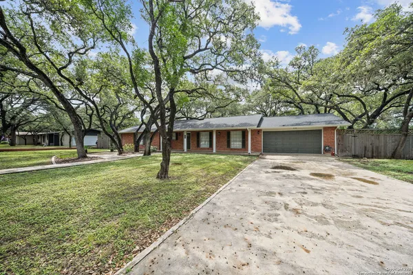 $2,900 | 202 Donella Drive, San Antonio, TX 78232