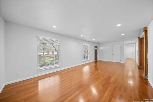 $2,900 | 202 Donella Drive, San Antonio, TX 78232