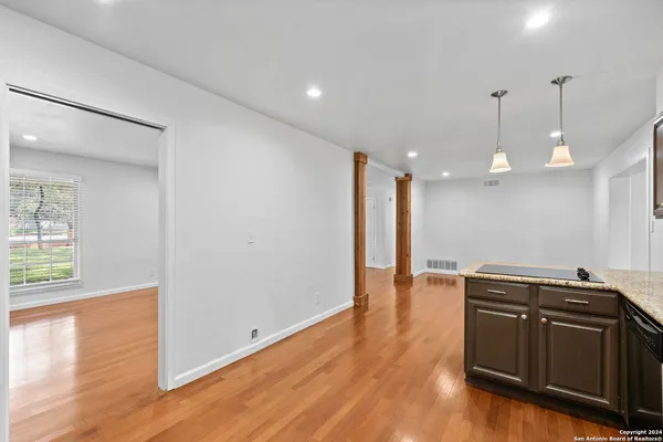 $2,900 | 202 Donella Drive, San Antonio, TX 78232