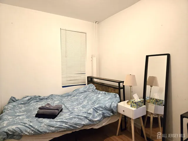 $1,660 | 54 Harvey Street, Unit 1, New Brunswick, NJ 08901