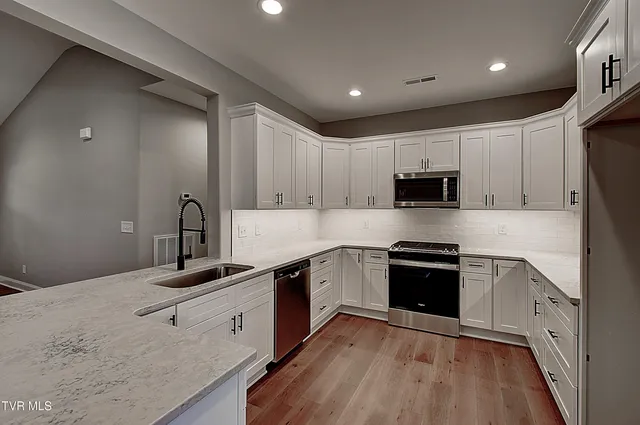 $529,900 | 138 Dry Kiln Court, Johnson City, TN 37615