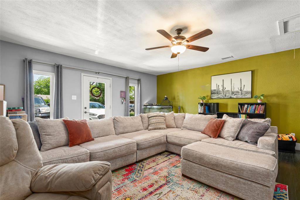 3341 Rosedale Drive Abilene, TX 79605 - Photo 4 of 22 Living Space