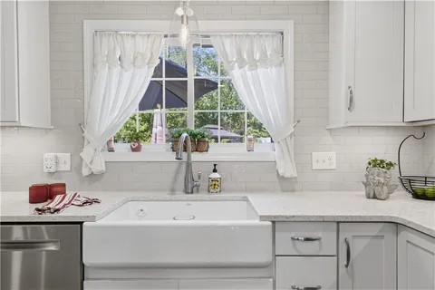 $949,900 | 18 Watch Hill Way, South Kingstown, RI 02879