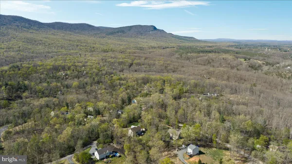$550,000 | 27 Cheyenne Lane, Front Royal, VA 22630