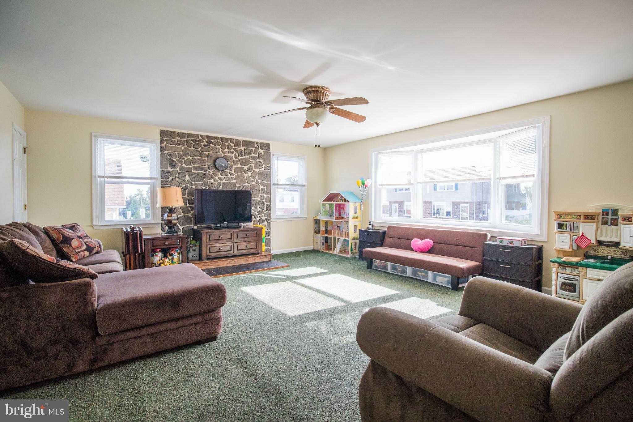 34 Delaware Avenue Ridley Park, PA 19078 - Photo 23 of 41 Great Room