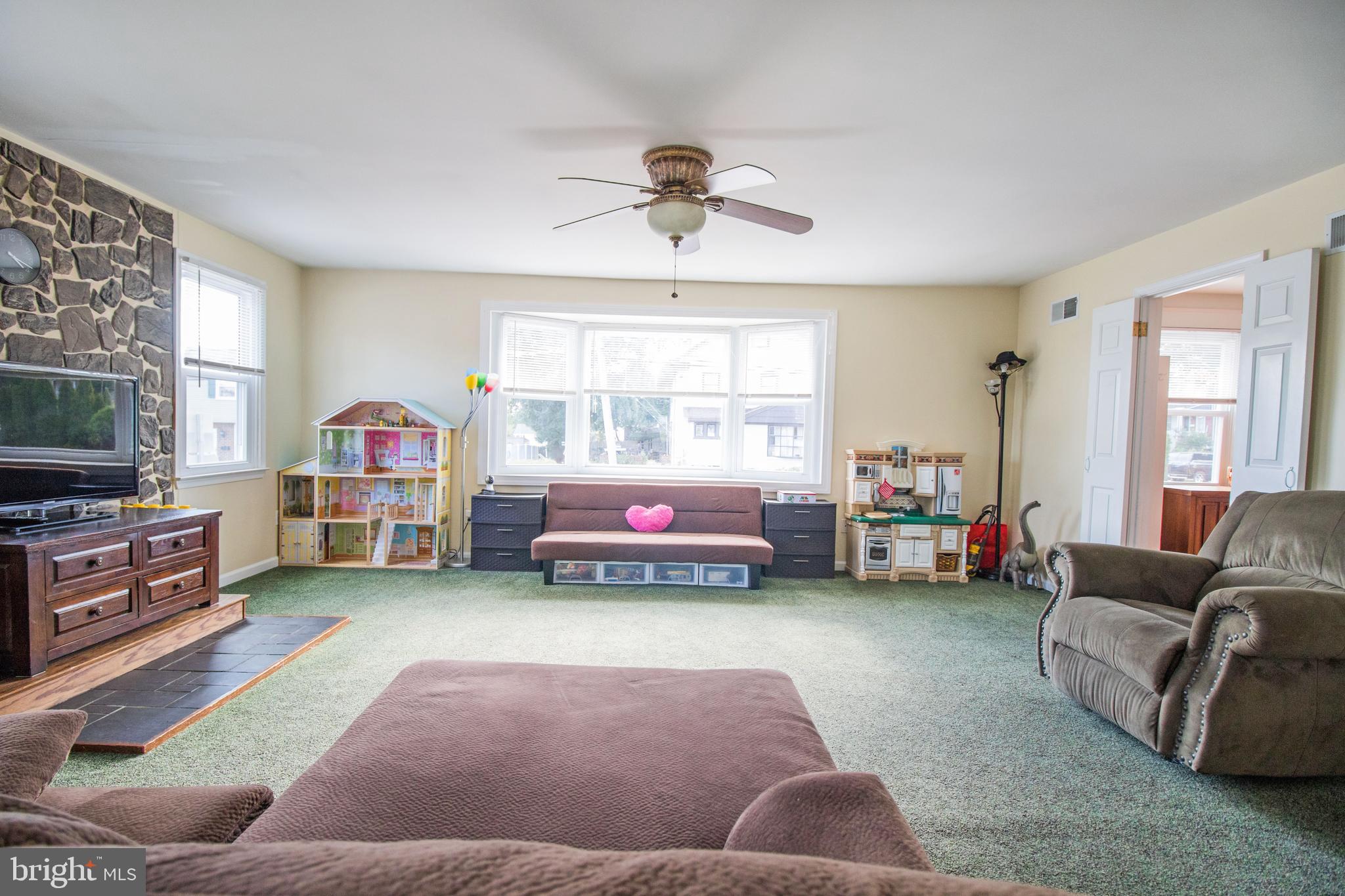 34 Delaware Avenue Ridley Park, PA 19078 - Photo 26 of 41 Great Room