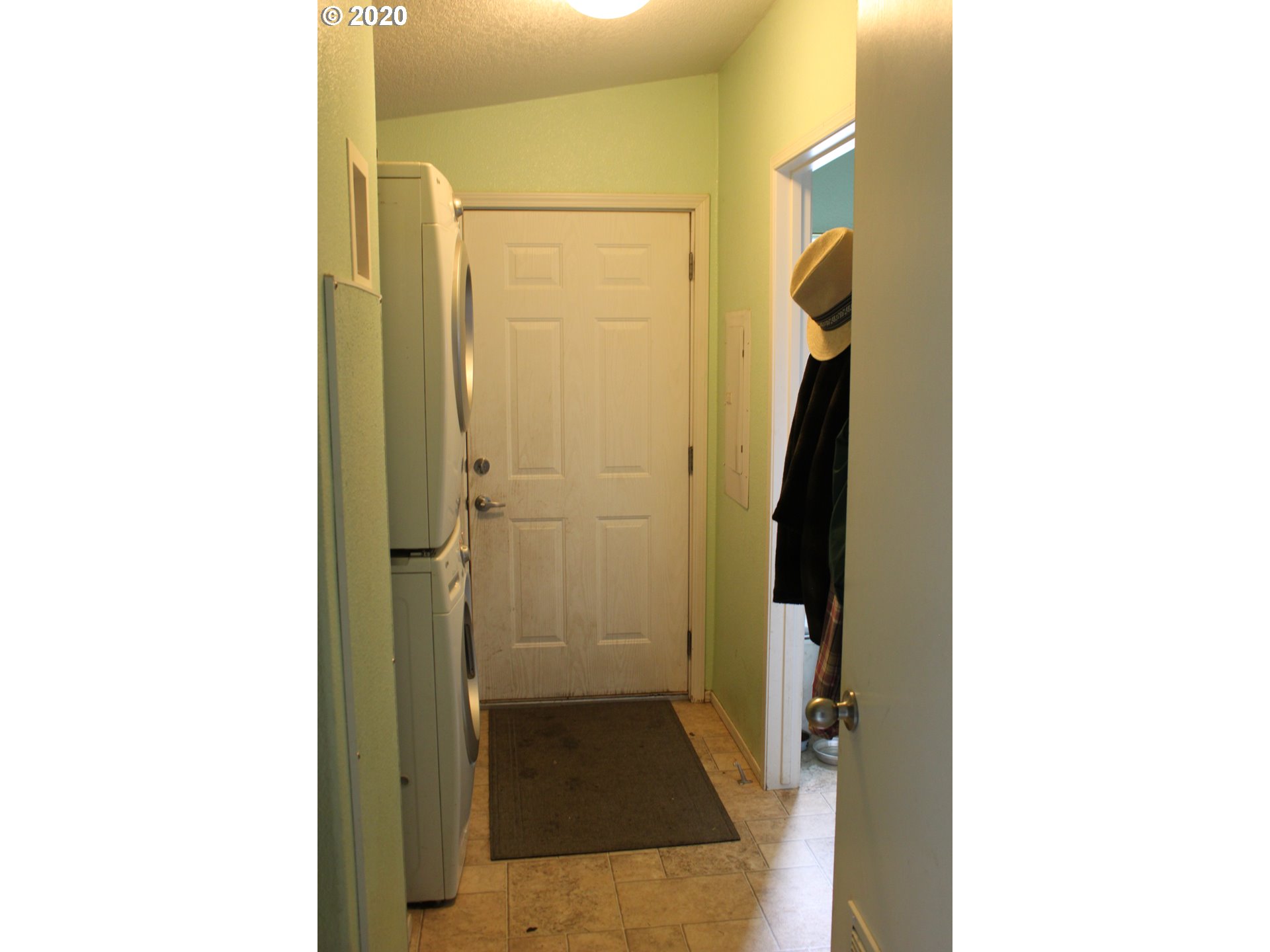 88377 Ridiculous Road Veneta, OR 97487 - Photo 11 of 19 Gallery Image 11