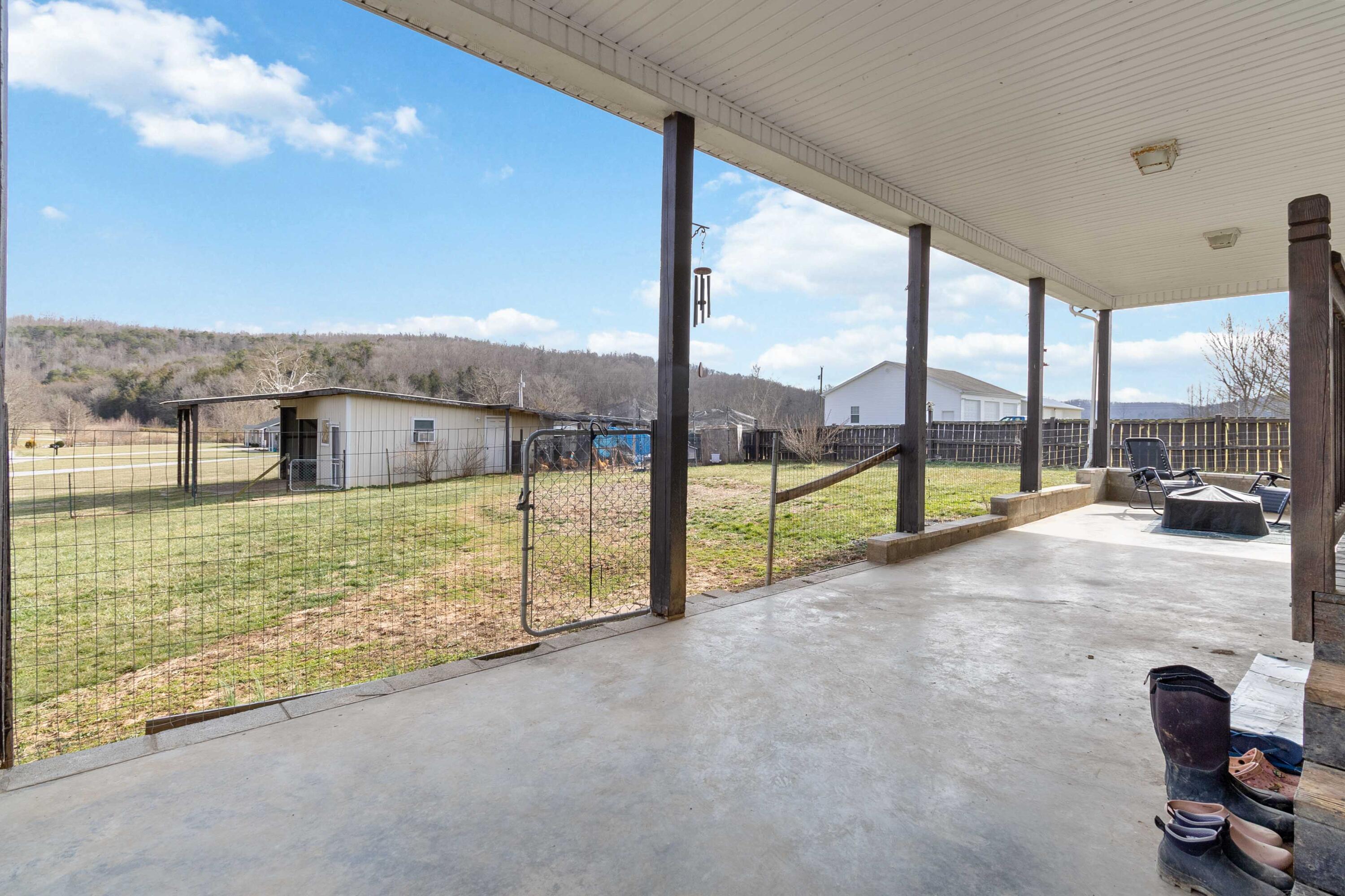 1545 Blaze Valley Road Somerset, KY 42501 - Photo 13 of 34 024