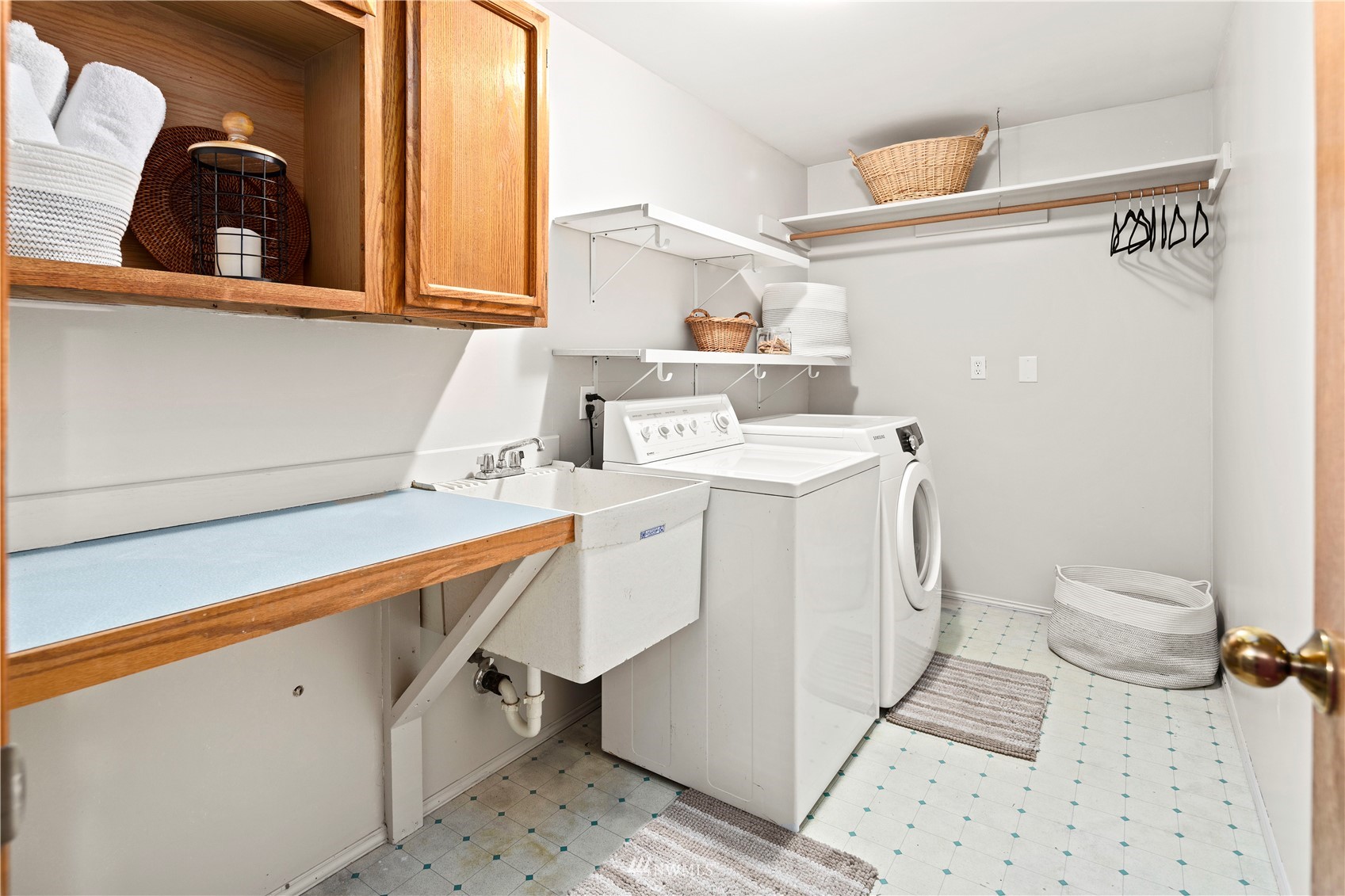22613 Meridian Avenue South Bothell, WA 98021 - Photo 24 of 39 a utility room with dryer and washer
