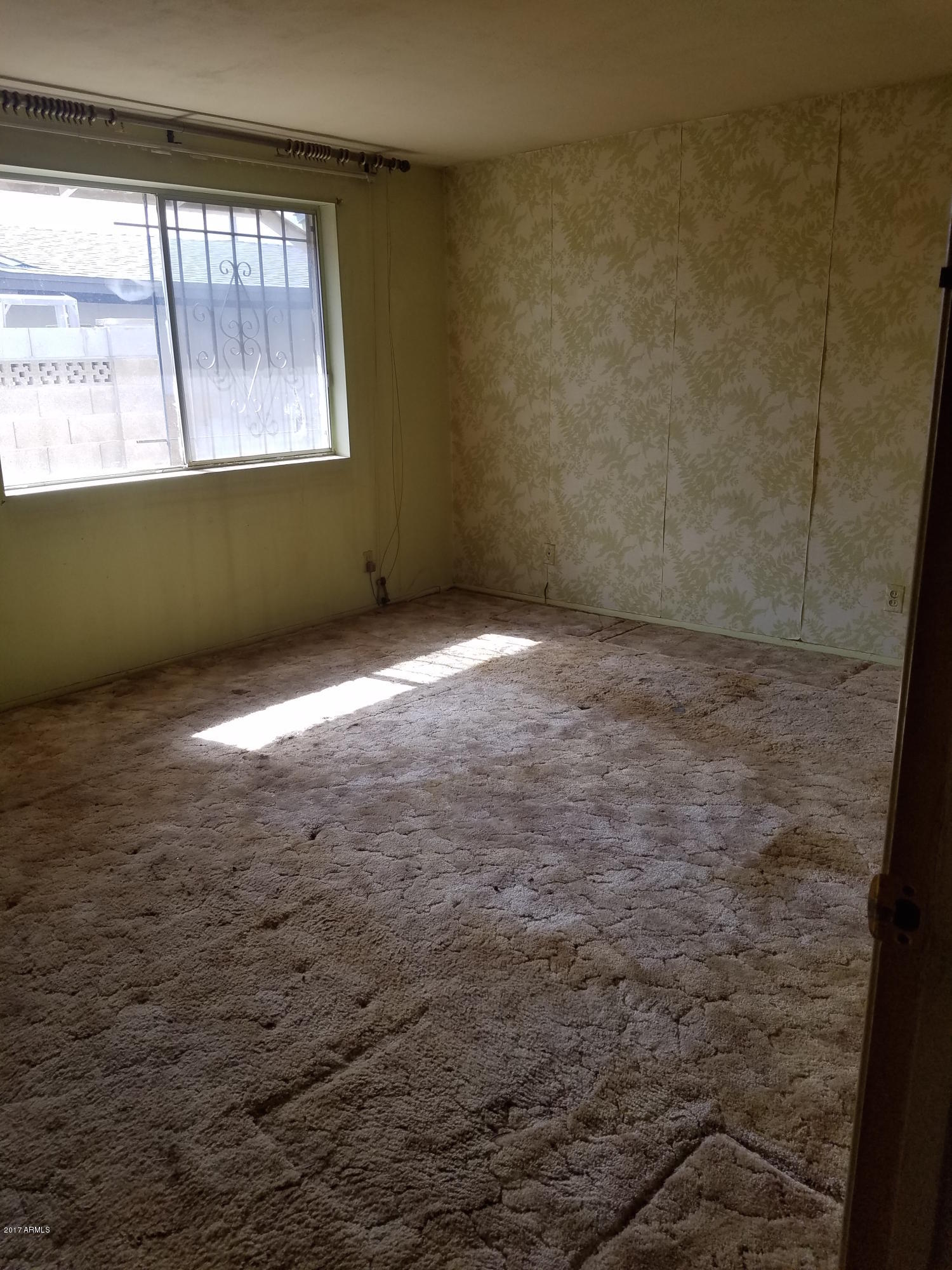 3545 West Griswold Road Phoenix, AZ 85051 - Photo 5 of 11 20170509_153544