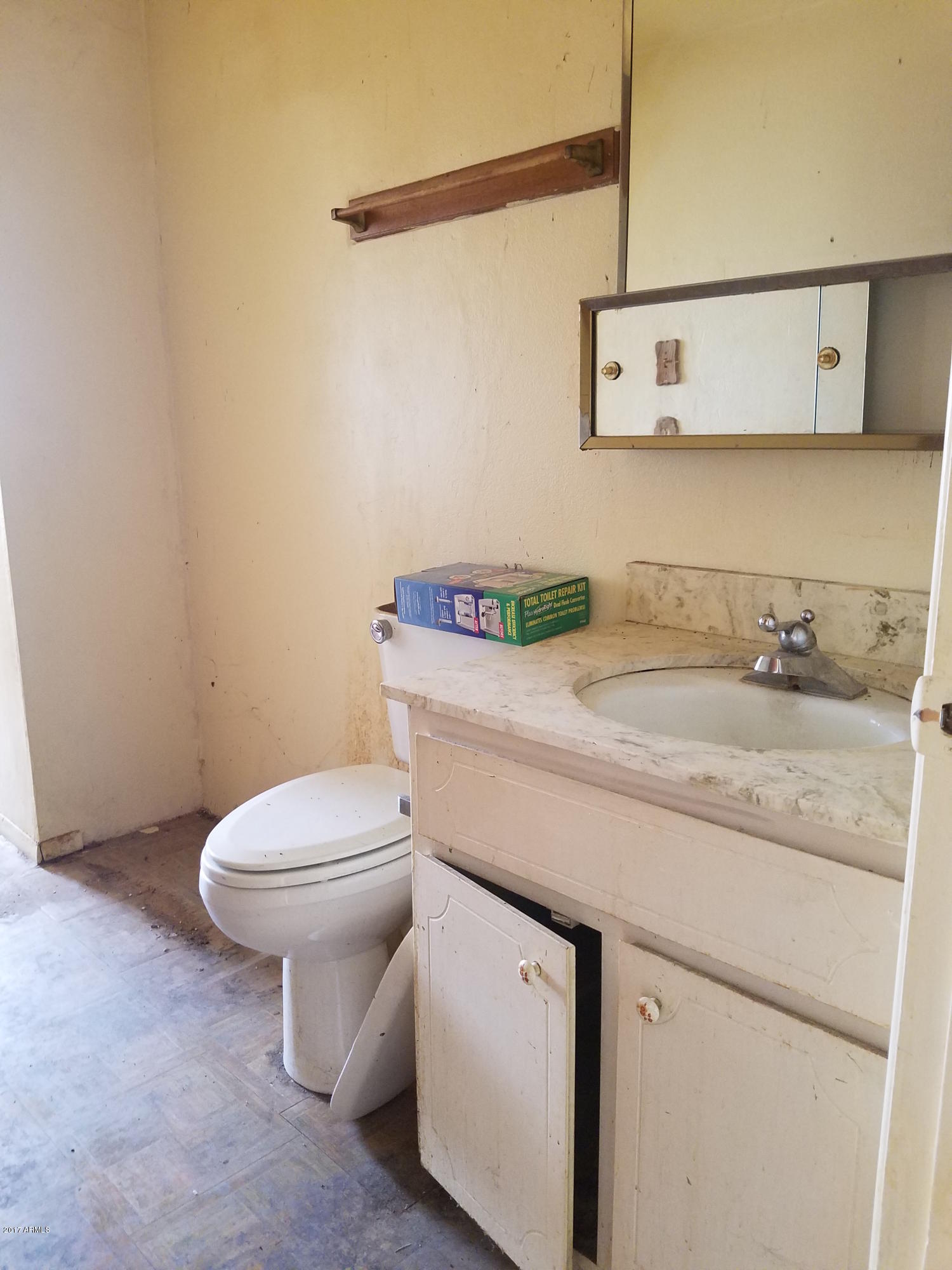 3545 West Griswold Road Phoenix, AZ 85051 - Photo 8 of 11 20170509_153630