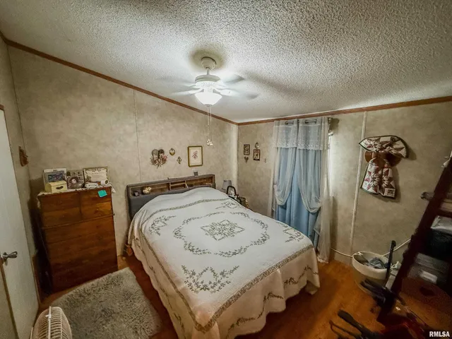 $85,000 | 325 East Webster Street, Herrin, IL 62948