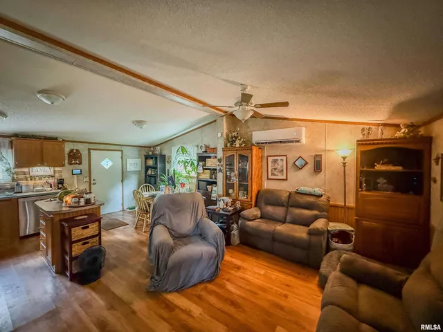 $85,000 | 325 East Webster Street, Herrin, IL 62948