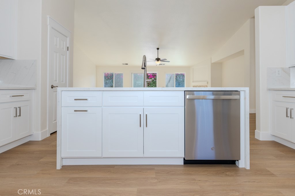 80675 Independence Avenue Indio, CA 92201 - Photo 12 of 72 Kitchen Center Island from front side