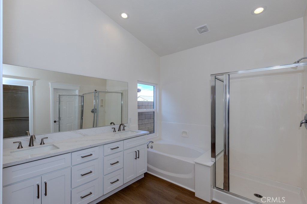 80675 Independence Avenue Indio, CA 92201 - Photo 33 of 72 Main Bathroom